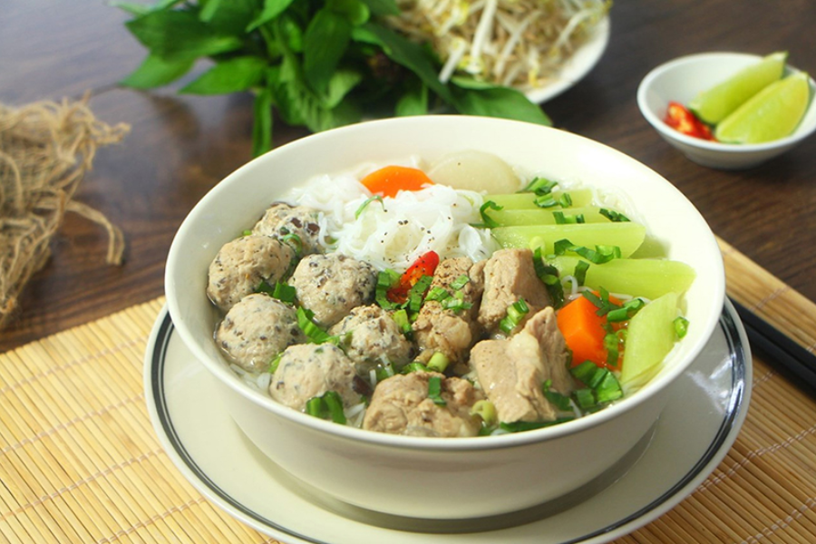 “Bún mọc” - Pork Ball Vermicelli Soup